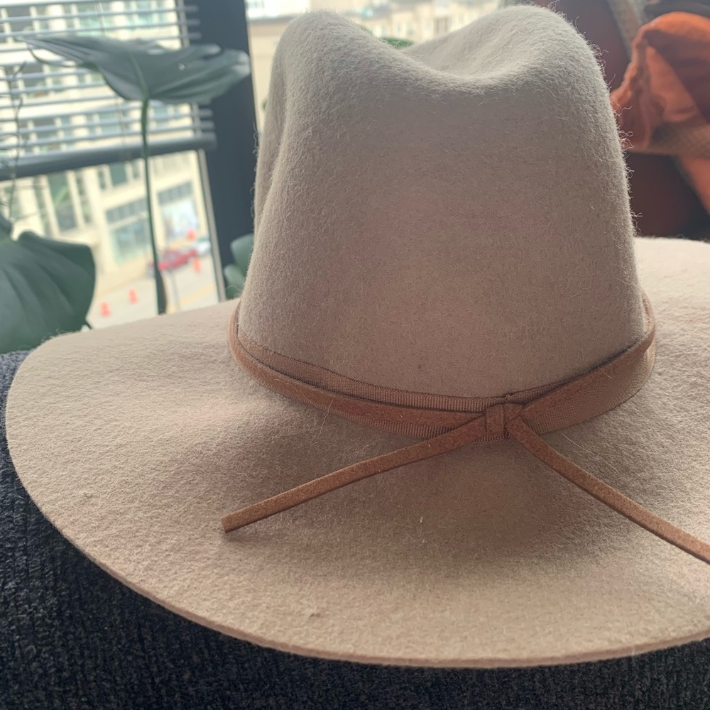 Women’s Hinge Hat
